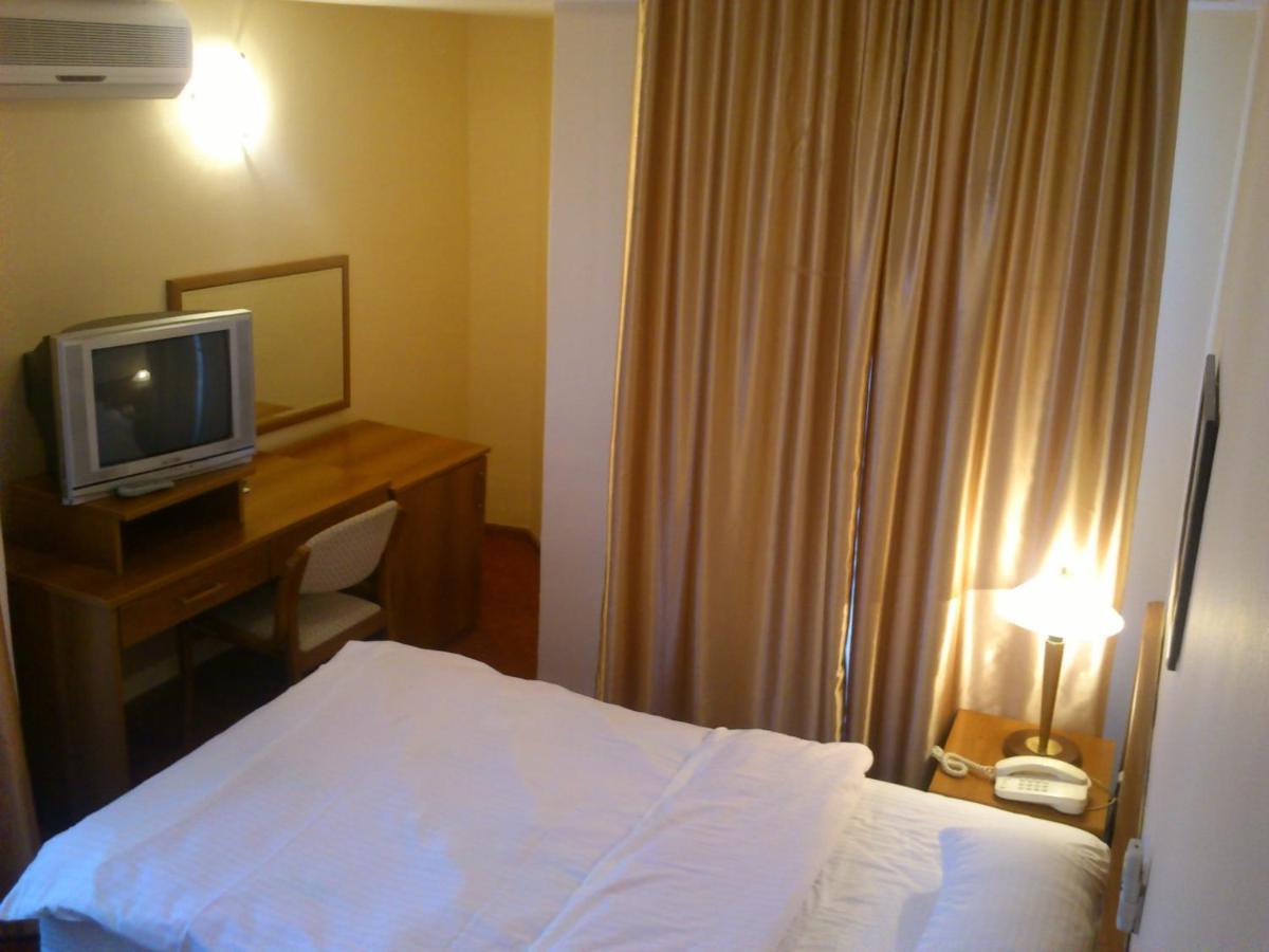 Hotel Srbija Вършац Екстериор снимка